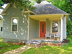 Northwest Knoxville, charming 2 bedroom, 2 bath cottage $89,900